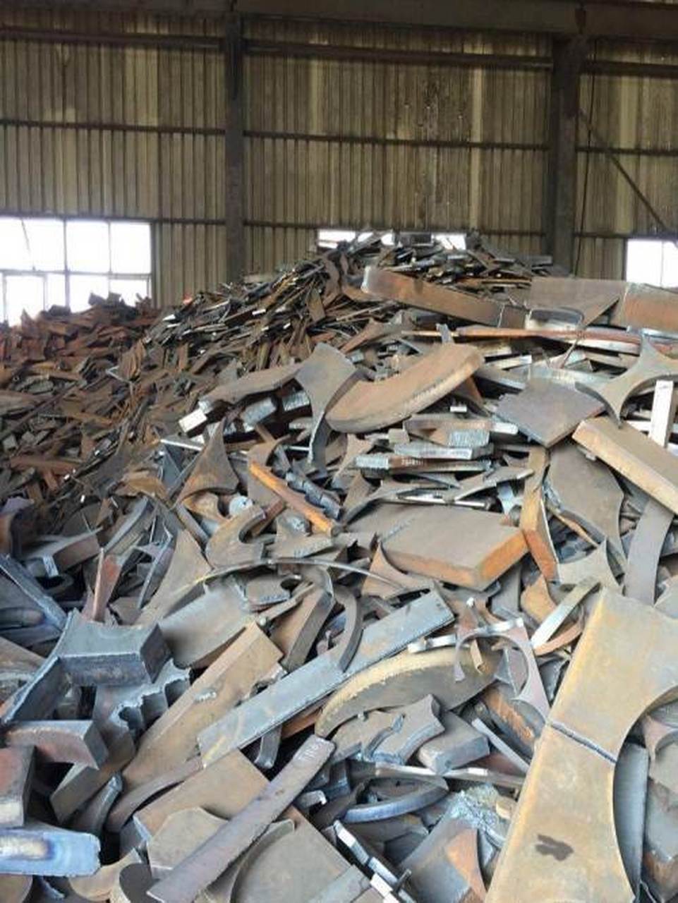 宏達(dá)物資回收聯(lián)系人:劉經(jīng)理 廢舊金屬回收:回收各種廢舊鋼材,廢銅,廢