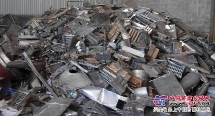 石家莊高價(jià)廢鐵桶回收-廣發(fā)廢舊物資回收